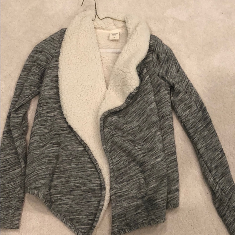 Abercrombie & Fitch sweater